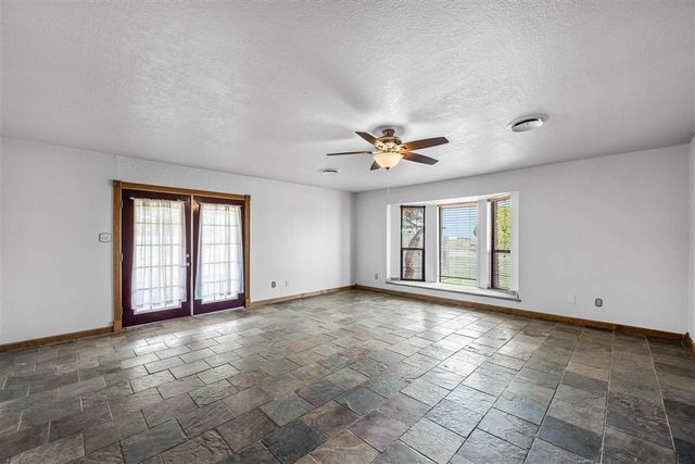 1101 2nd St, Chattanooga, OK 73528