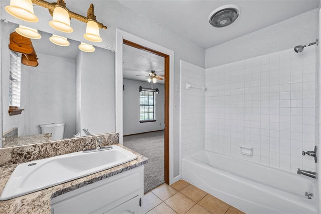 1101 2nd St, Chattanooga, OK 73528