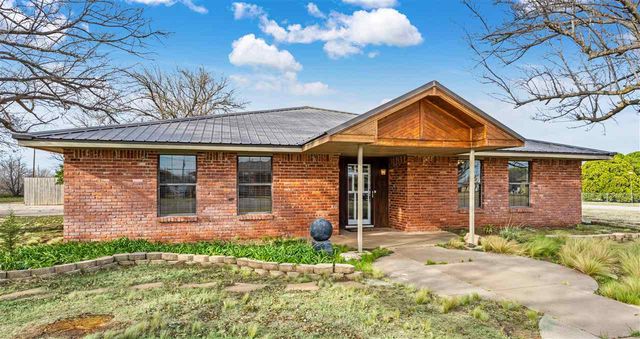 1101 2nd St, Chattanooga, OK 73528