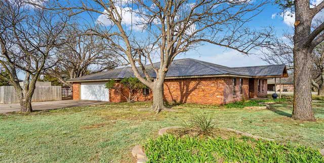 1101 2nd St, Chattanooga, OK 73528