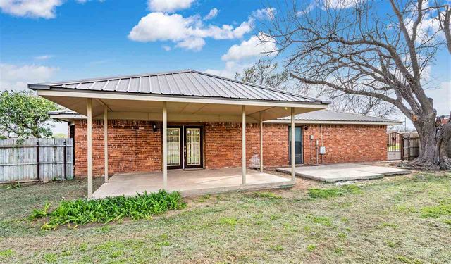 1101 2nd St, Chattanooga, OK 73528