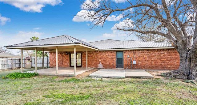 1101 2nd St, Chattanooga, OK 73528