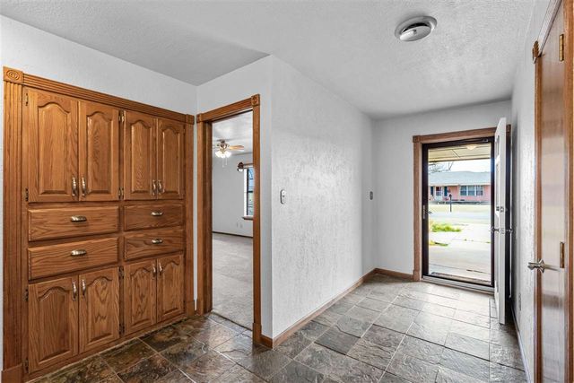 1101 2nd St, Chattanooga, OK 73528