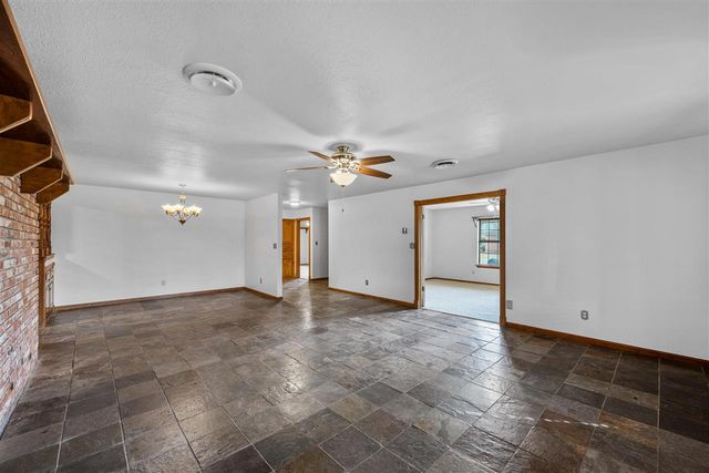 1101 2nd St, Chattanooga, OK 73528