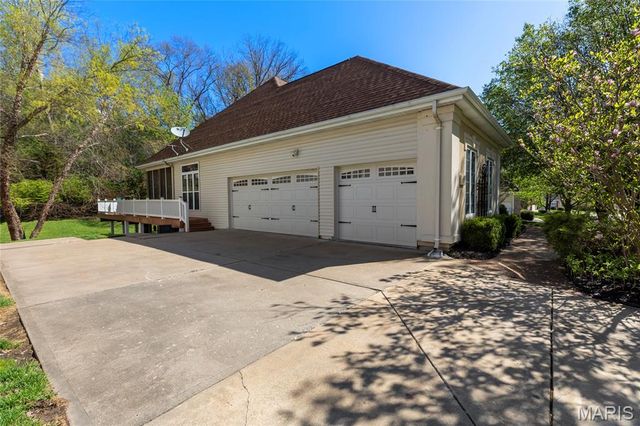 439 Chukker Valley, Ellisville, MO 63021