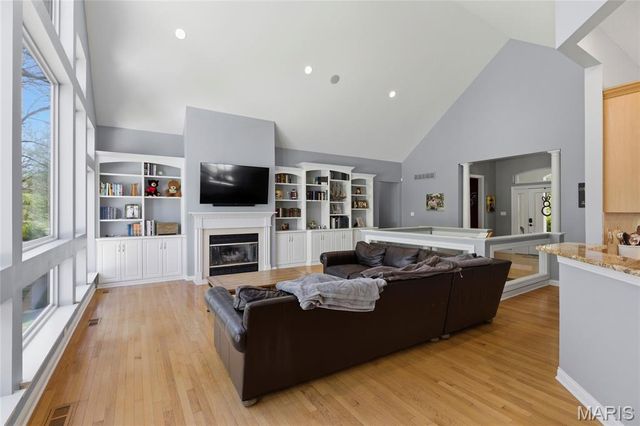 439 Chukker Valley, Ellisville, MO 63021