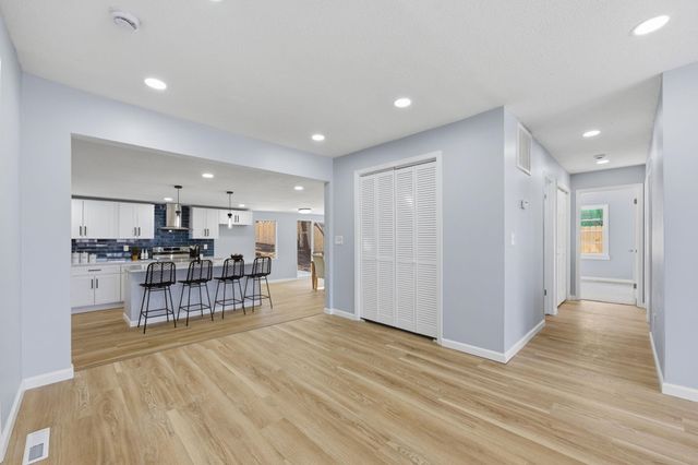 2752 N Gentry Ave, Wichita, KS 67220