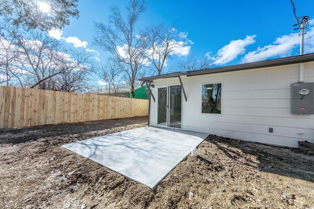 2752 N Gentry Ave, Wichita, KS 67220