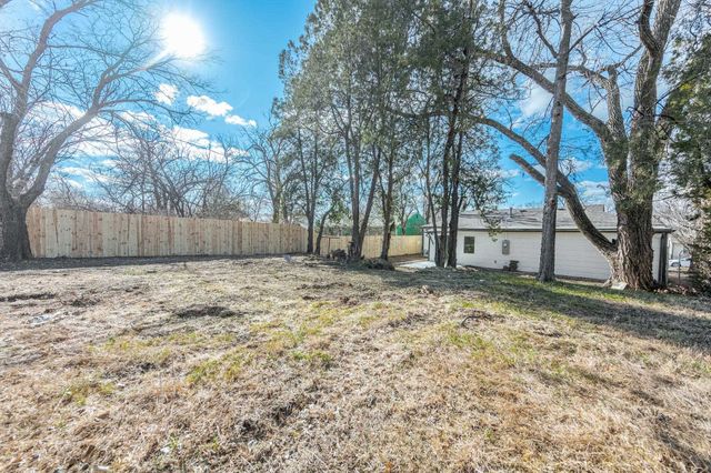 2752 N Gentry Ave, Wichita, KS 67220