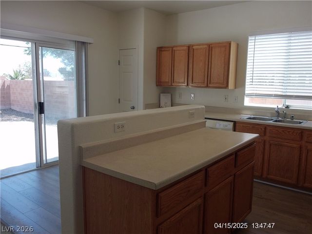 5312 Crestpoint Watch Court, North Las Vegas, NV 89031