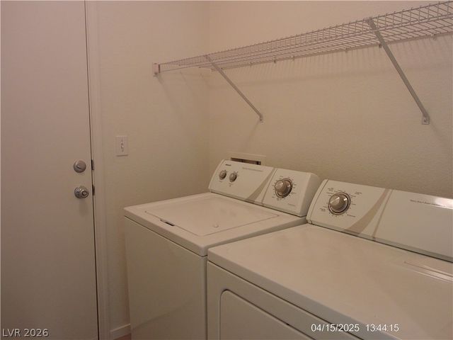 5312 Crestpoint Watch Court, North Las Vegas, NV 89031