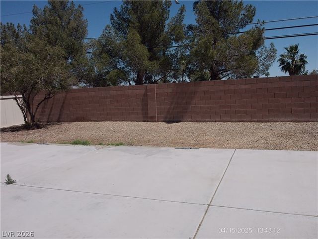 5312 Crestpoint Watch Court, North Las Vegas, NV 89031