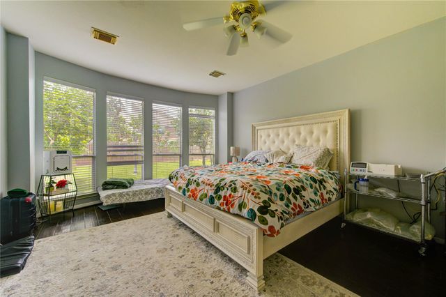 5911 Canyon Brook Court, Sugar Land, TX 77479