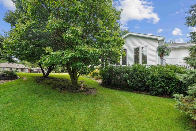 2009 Terrace Drive, Cedar Falls, IA 50613