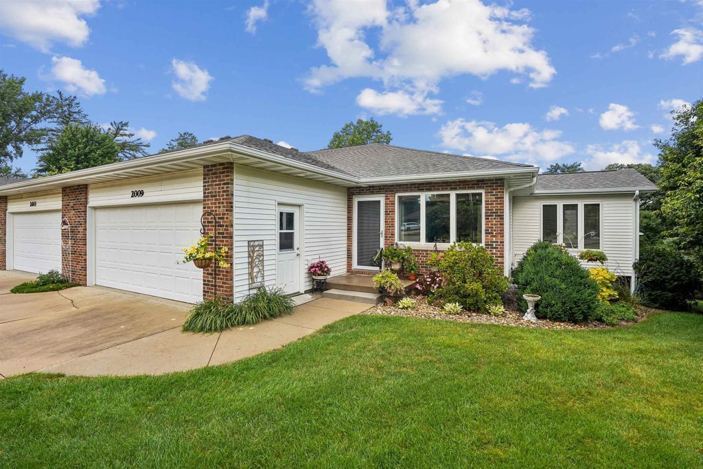 2009 Terrace Drive, Cedar Falls, IA 50613