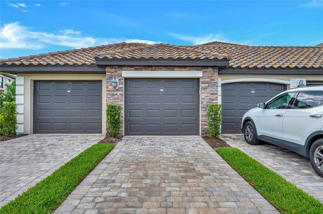5577 PALMER CIRCLE 201, Bradenton, FL 34211