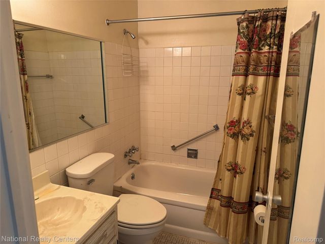 1550 Cherboneau Place 201, Detroit, MI 48027