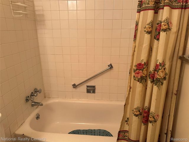 1550 Cherboneau Place 201, Detroit, MI 48027