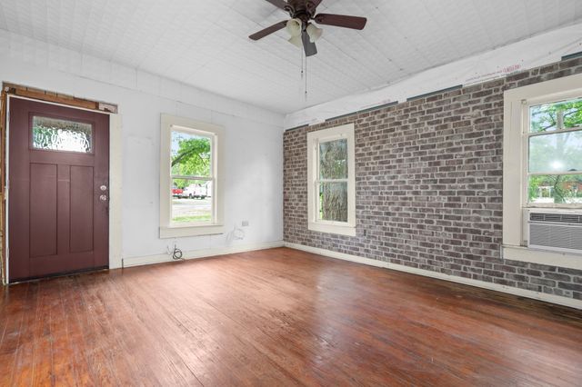 609 W ELM, West, TX 76691