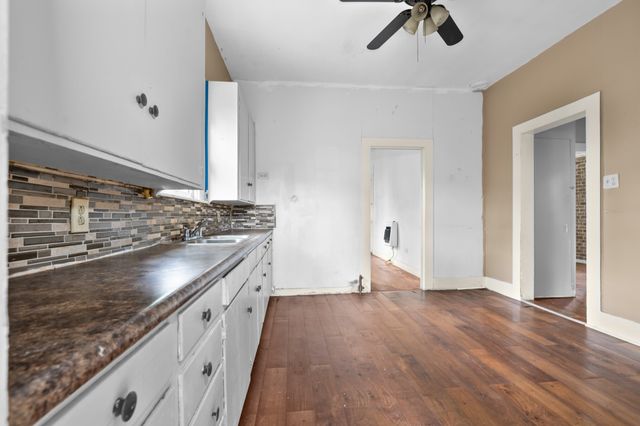 609 W ELM, West, TX 76691