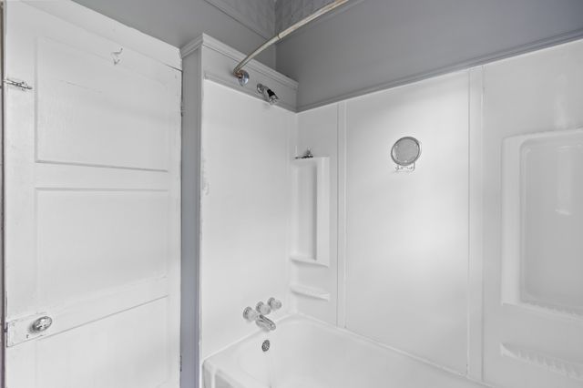 609 W ELM, West, TX 76691