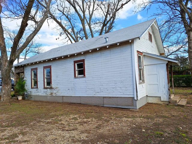 609 W ELM, West, TX 76691