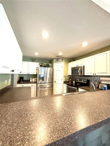 902 E TOMLIN STREET, Plant City, FL 33563
