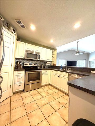 902 E TOMLIN STREET, Plant City, FL 33563