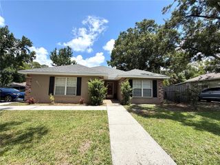 902 E TOMLIN STREET, Plant City, FL 33563