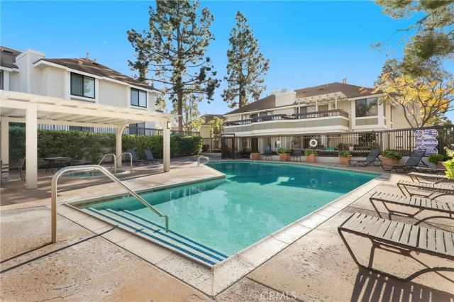 25701 View Pointe 8C, Lake Forest, CA 92630