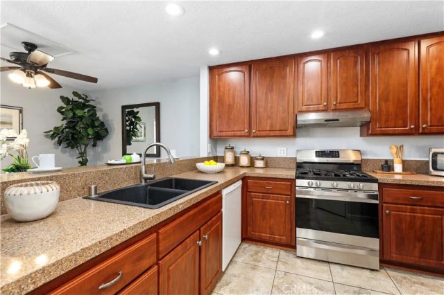 25701 View Pointe 8C, Lake Forest, CA 92630