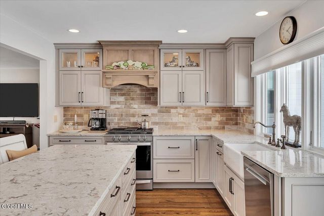 109 5th Avenue, Saratoga Springs, NY 12866