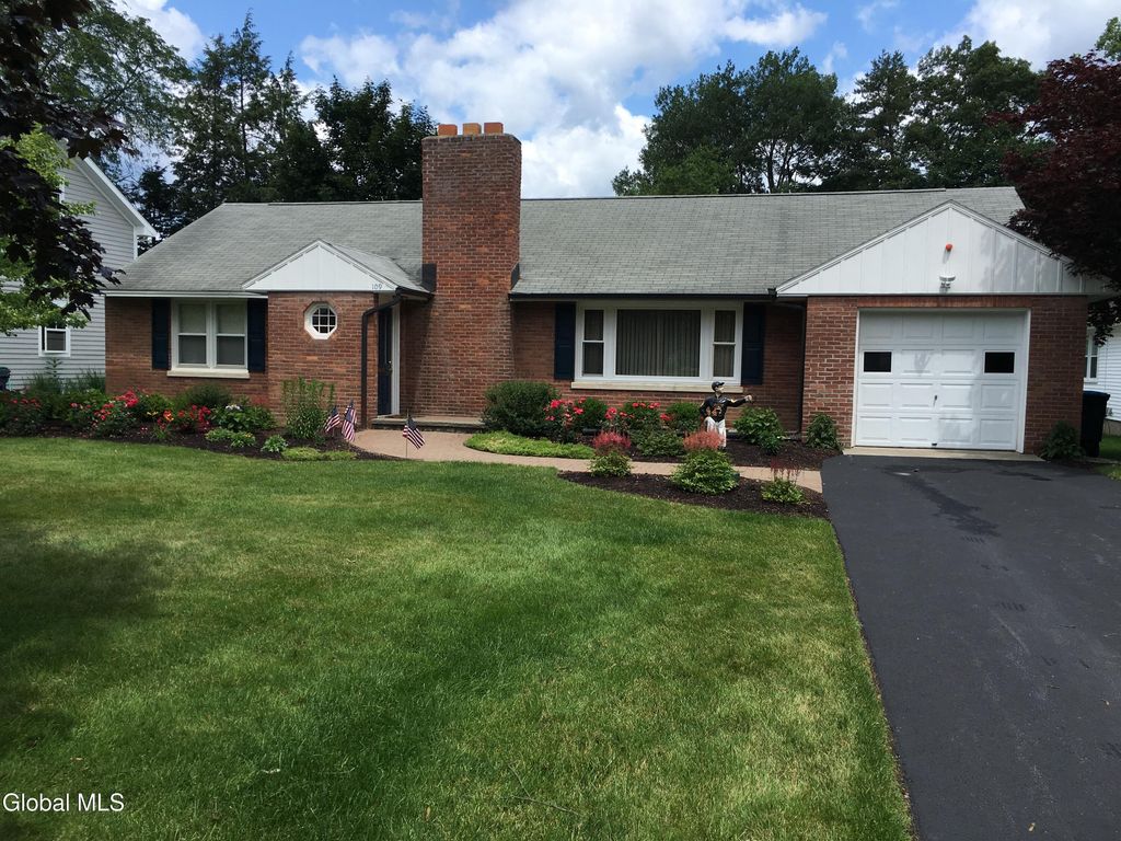 109 5th Avenue, Saratoga Springs, NY 12866