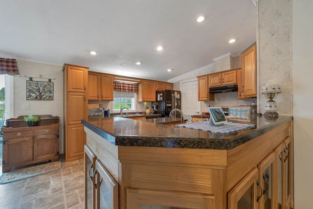 3 Eagle Nest Drive, Franklin, NH 03235