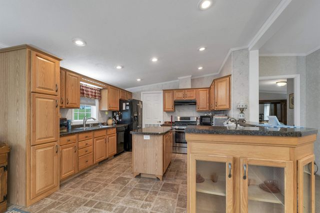 3 Eagle Nest Drive, Franklin, NH 03235