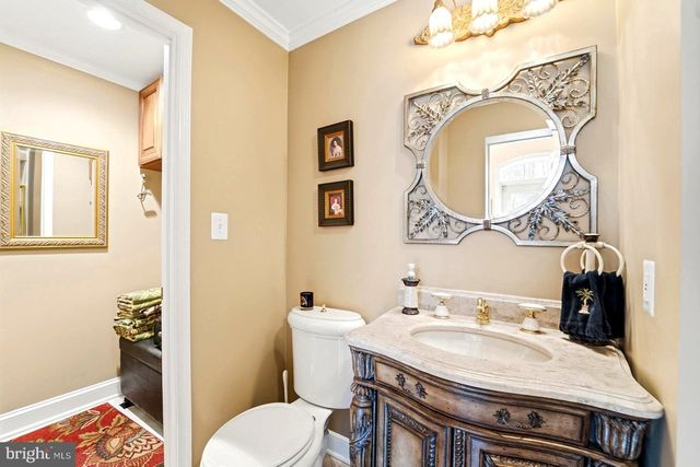 304 CHESAPEAKE DR, Great Falls, VA 22066