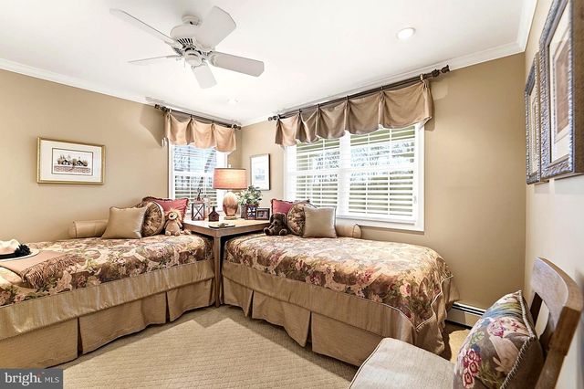 304 CHESAPEAKE DR, Great Falls, VA 22066