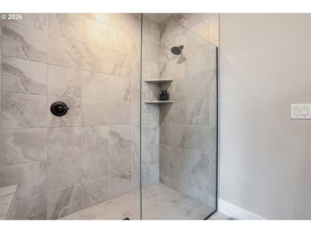 9629 N BOXWOOD St, Camas, WA 98607