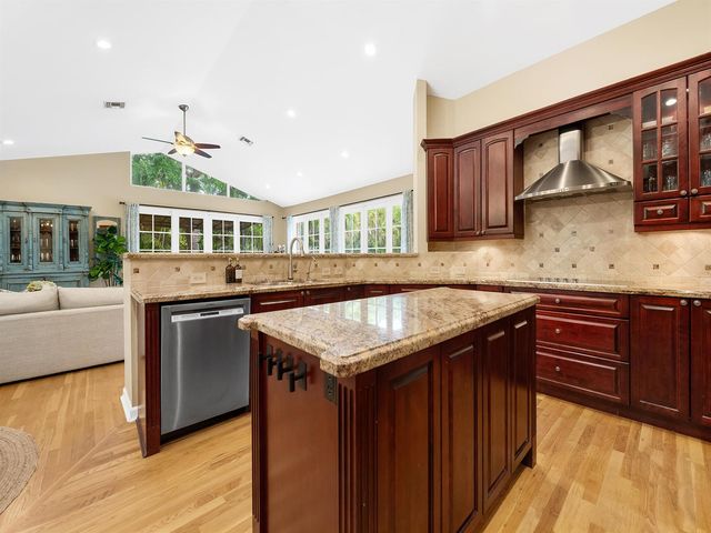 1207 Manor Drive S, Weston, FL 33326