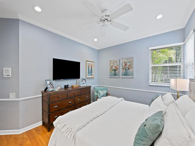 1207 Manor Drive S, Weston, FL 33326