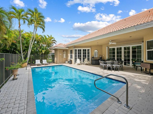 1207 Manor Drive S, Weston, FL 33326