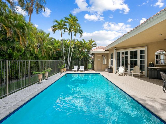 1207 Manor Drive S, Weston, FL 33326