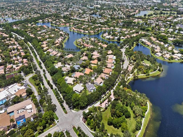 1207 Manor Drive S, Weston, FL 33326