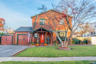 8 Cambridge Road, Pompton Lakes, NJ 07442