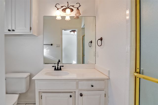 5901 River Bend Drive, Benbrook, TX 76132