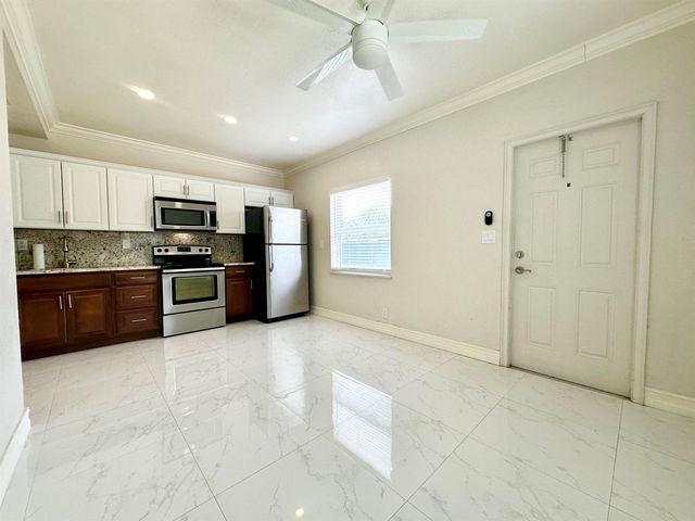 1041 NE 16th Avenue W, Fort Lauderdale, FL 33304