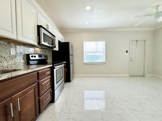 1041 NE 16th Avenue W, Fort Lauderdale, FL 33304