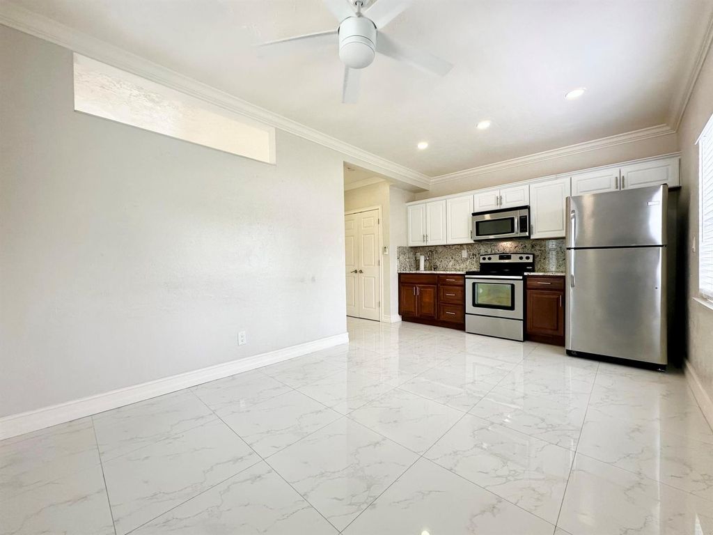 1041 NE 16th Avenue W, Fort Lauderdale, FL 33304