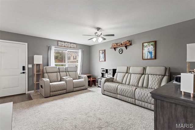 319 Hawks Perch Place, Hillsboro, MO 63050