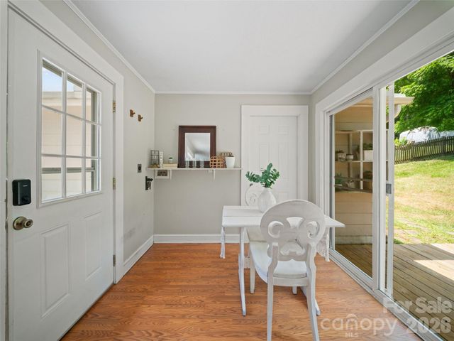 25 Nesbitt Street, Waynesville, NC 28786